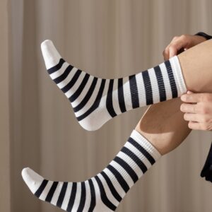Men Striped Pattern Crew Socks